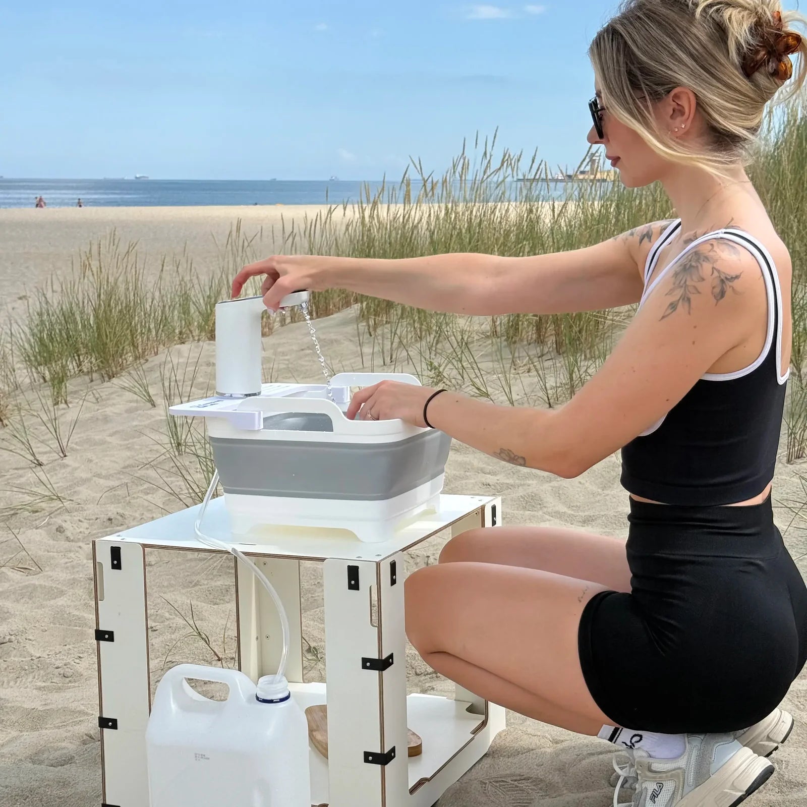 Portable camping sink